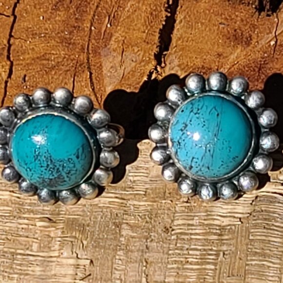 Vintage Turquoise and Sterling Silver Screw back Earrings - Mid-Century - Picture 5 of 8
